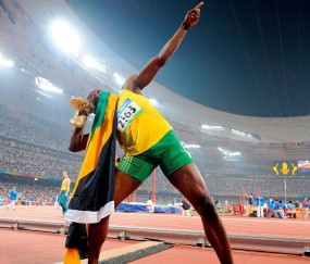 开云官网-库里存在感拉满，76人末节带走雄鹿—一场关于存在的篮球哲学